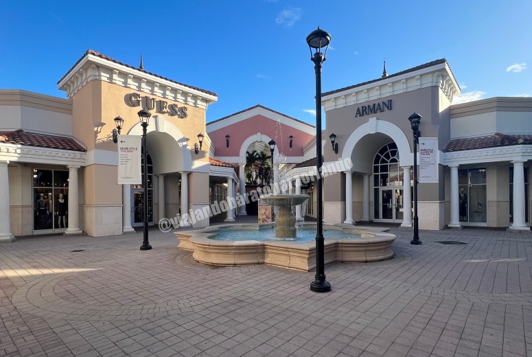 The Crosslands: um centro de compras novo e com lojas muito boas