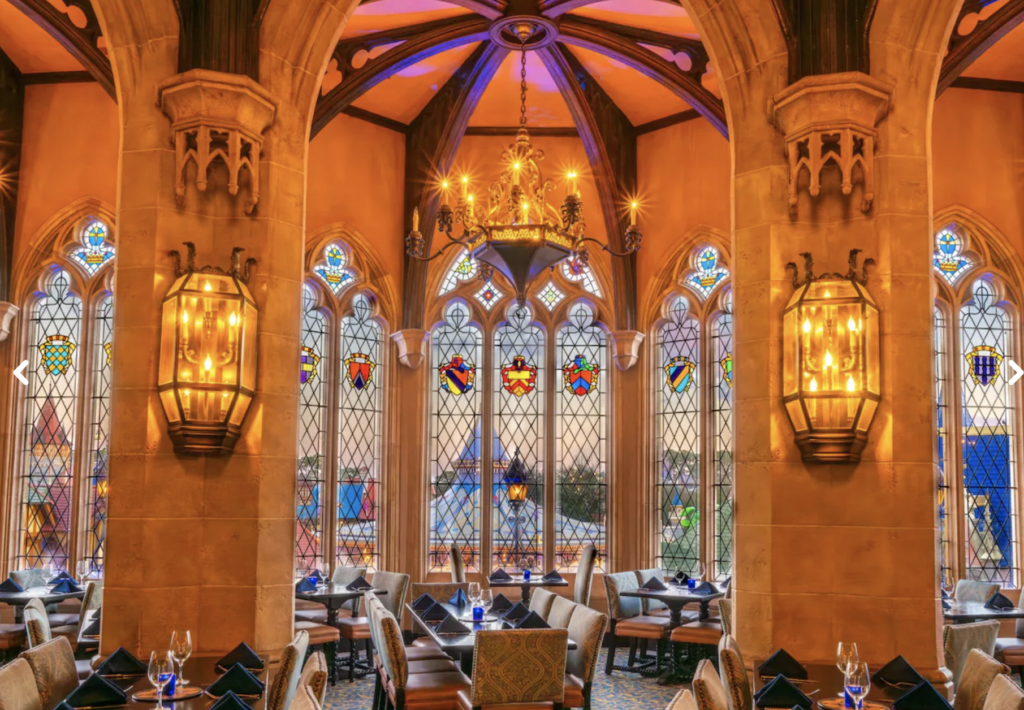 Cinderella royal Table 