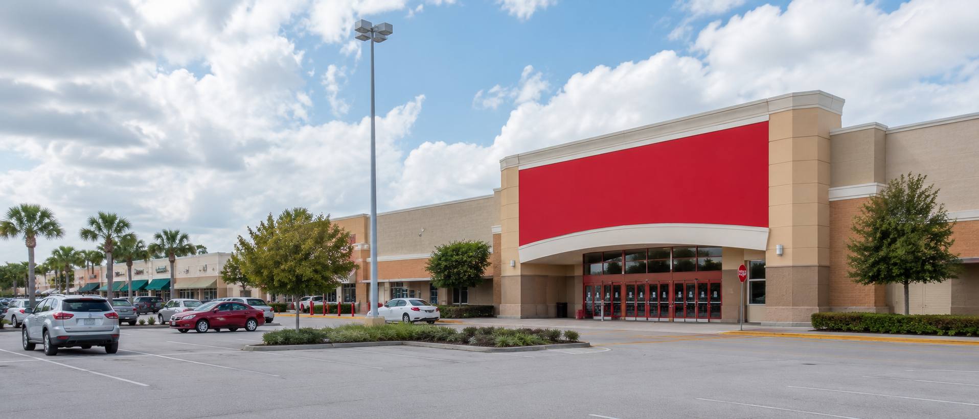 Ross Dress For Less do Colonial Plaza em Orlando com estacionamento amplo e movimento tranquilo